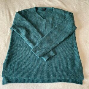 Uniqlo Teal Vneck Ribbed Sweater Size L